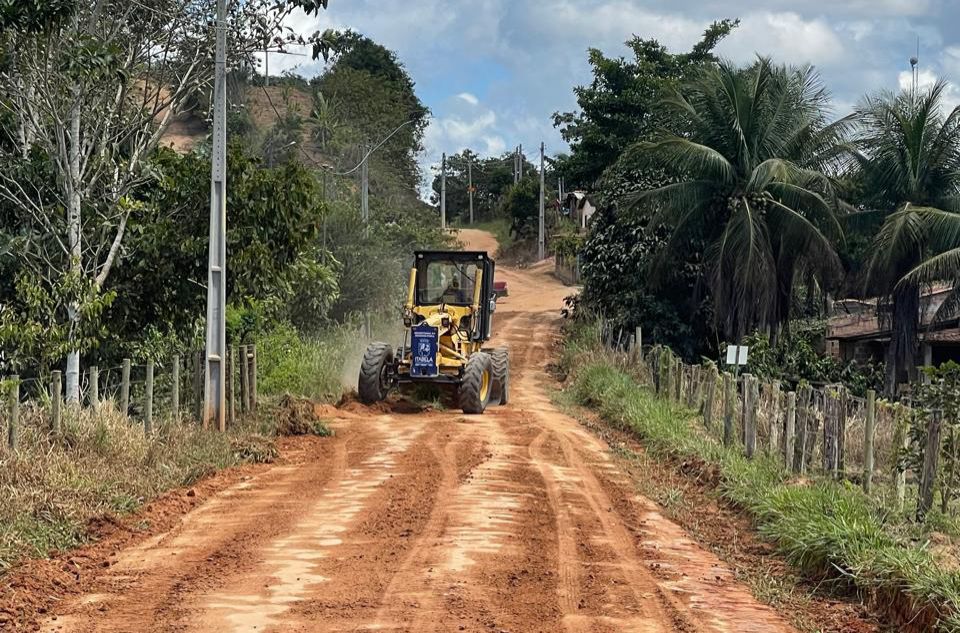 Prefeitura de Itabela recupera 22 km de estrada vicinal entre Defunto Lavado e Barra Nova. (Foto: Divulgao)