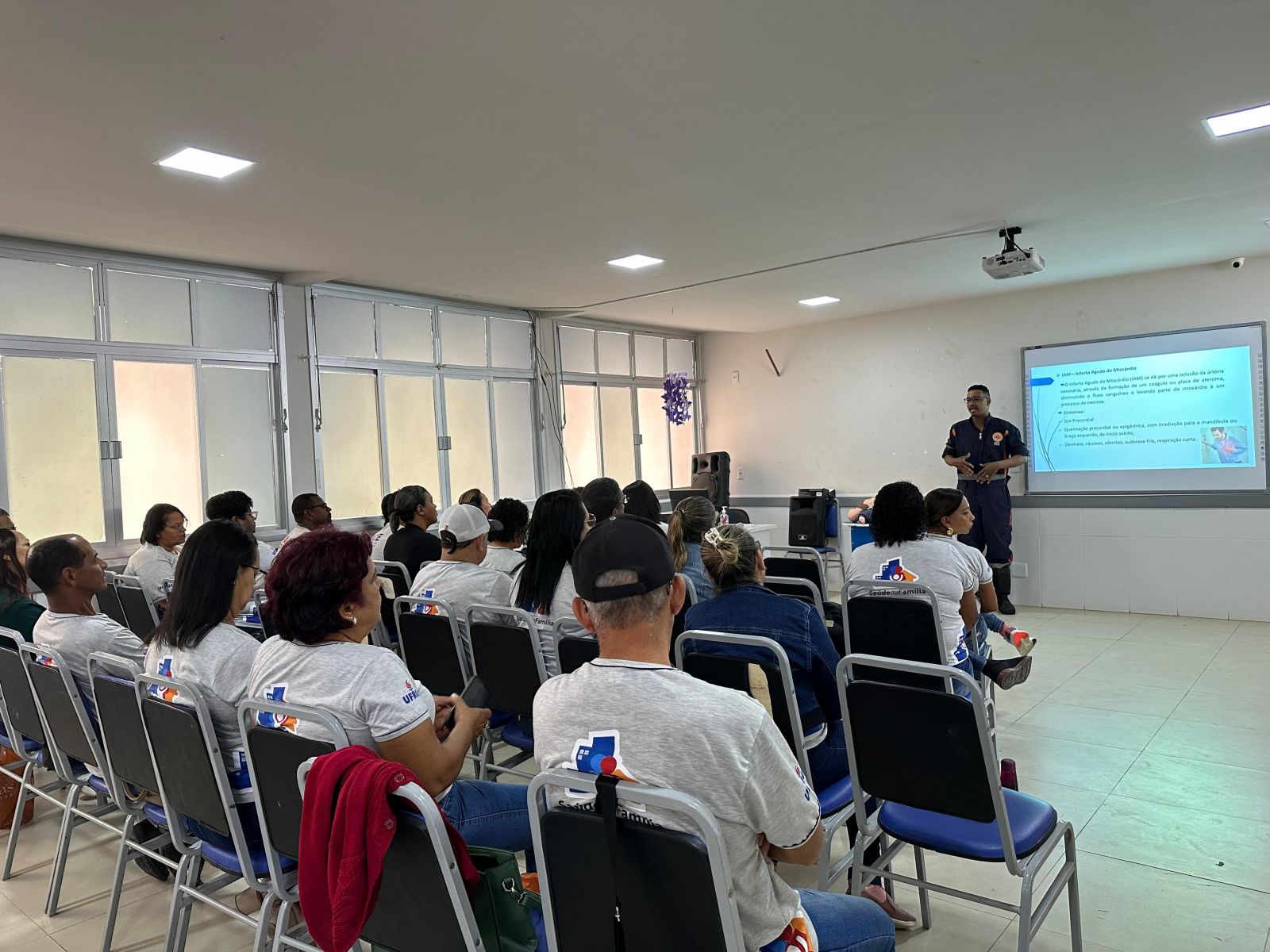 Agentes de sade e combate s endemias recebem capacitao em primeiros socorros em Itabela. (Foto: Ascom/ITABELA)