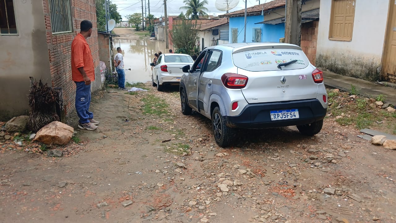Prefeitura de Itabela segue com ações de auxílio às famílias atingidas pelo temporal Prefeitura de Itabela segue com ações de auxílio às famílias atingidas pelo temporal