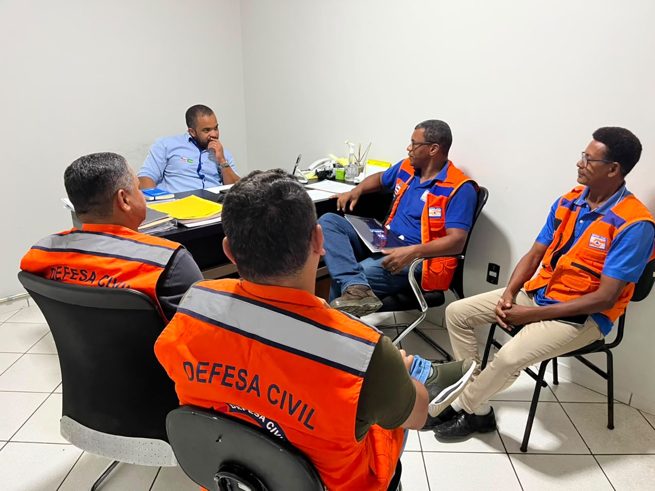 Itabela fortalece prevenção com entrega do Plano de Contingência e visita da Defesa Civil do Estado Itabela fortalece prevenção com entrega do Plano de Contingência e visita da Defesa Civil do Estado