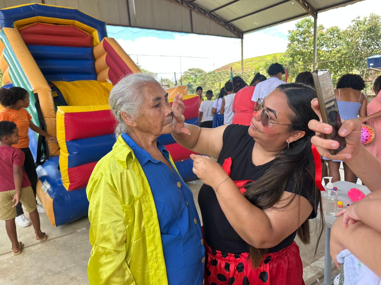 Caravana da Alegria: Ação da Prefeitura leva brincadeiras, diversão e música para Itabela e distritos. (Foto: Divulgação) Caravana da Alegria: Ação da Prefeitura leva brincadeiras, diversão e música para Itabela e distritos. (Foto: Divulgação)